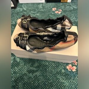 Burberry woman’s ballet flat
